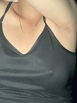 Snapshot of Hoa-tuylip chatting on February 2026 12:58:02 PM Hoa-tuylip online show from February 2026 12:58:02 PM