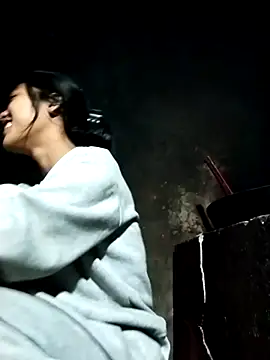 Snapshot of Hoa-tuylip chatting on February 2026 10:28:01 PM Hoa-tuylip online show from February 2026 10:28:01 PM