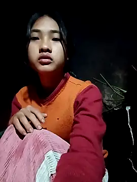 Snapshot of Hoa-tuylip chatting on February 2026 10:30:02 PM Hoa-tuylip online show from February 2026 10:30:02 PM