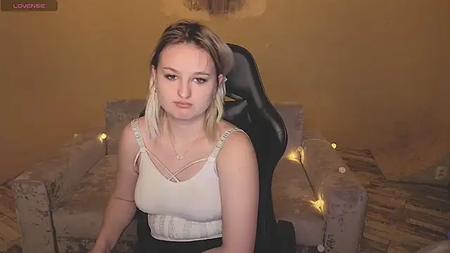 Snapshot of grase_neon chatting on February 2026 11:02:01 AM grase neon online show from February 2026 11:02:01 AM