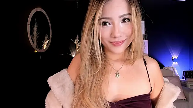 Isa cortes  online show from April 2026 12:43:01 PM