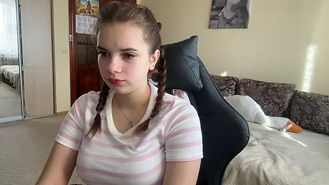 SoftIris  online show from February 2026 11:59:01 AM