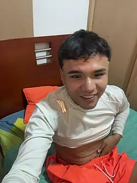 Snapshot of CreamKingg chatting on February 2026 02:52:02 AM CreamKingg online show from February 2026 02:52:02 AM