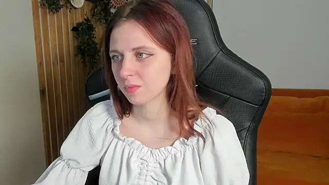 Snapshot of FreyaVey chatting on February 2026 05:24:01 AM FreyaVey online show from February 2026 05:24:01 AM