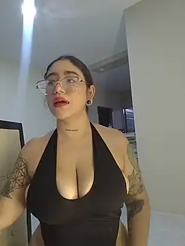 Helll girll online show from March 2026 11:22:02 PM