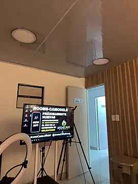 Snapshot of Dominik_Souza chatting on February 2026 12:34:01 PM Dominik Souza online show from February 2026 12:34:01 PM