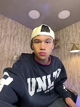 Snapshot of Dominik_Souza chatting on February 2026 01:45:01 PM Dominik Souza online show from February 2026 01:45:01 PM