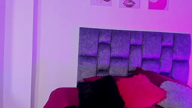 Snapshot of Isabella_Moon9 chatting on February 2026 11:36:02 AM Isabella Moon9 online show from February 2026 11:36:02 AM