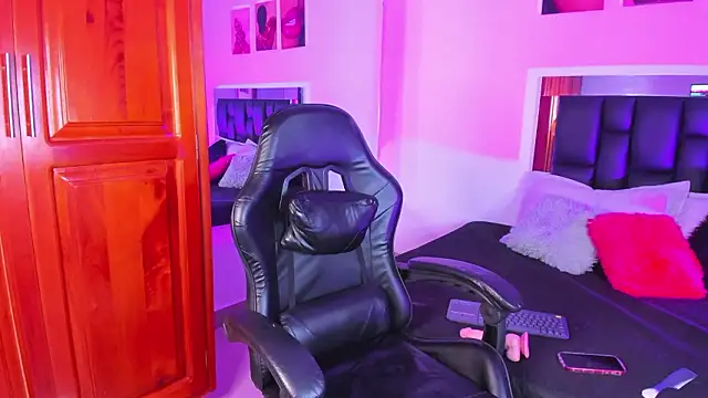 Isabella Moon9 online show from March 2026 02:10:02 PM