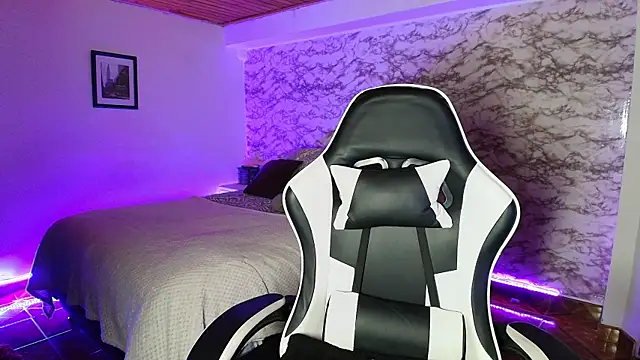 Camila IRoose online show from April 2026 01:03:01 AM