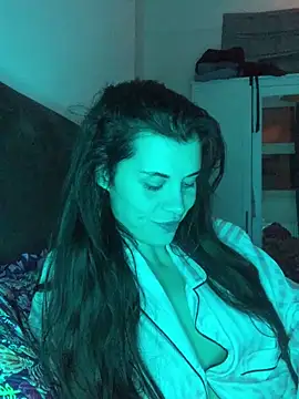 Snapshot of houseofnova chatting on February 2026 11:05:02 PM houseofnova online show from February 2026 11:05:02 PM