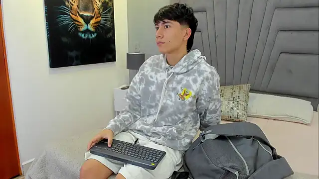 Snapshot of Raphael_Nyon chatting on February 2026 11:31:02 AM Raphael Nyon online show from February 2026 11:31:02 AM