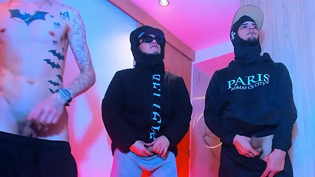 Snapshot of TheBatMansion chatting on February 2026 11:31:02 AM TheBatMansion online show from February 2026 11:31:02 AM