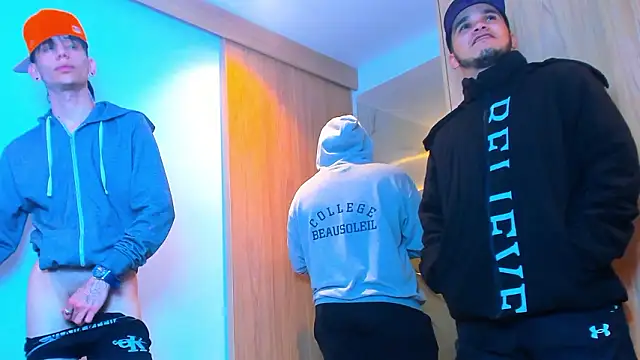 Snapshot of TheBatMansion chatting on February 2026 05:59:01 AM TheBatMansion online show from February 2026 05:59:01 AM