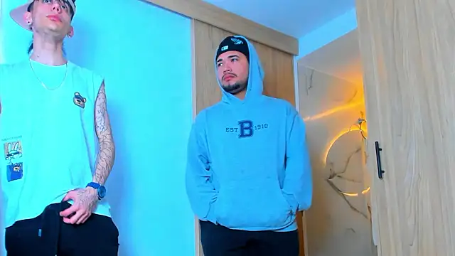 Snapshot of TheBatMansion chatting on February 2026 07:54:01 PM TheBatMansion online show from February 2026 07:54:01 PM