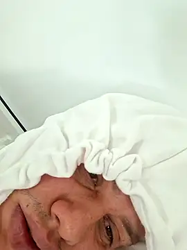 Zarc Jhonson online show from December 2025 01:38:02 PM