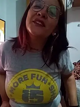 Snapshot of kuramaqueen chatting on June 2026 02:47:02 AM kuramaqueen online show from June 2026 02:47:02 AM