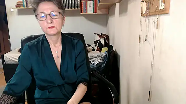 katemodel online show from October 2025 07:54:01 AM