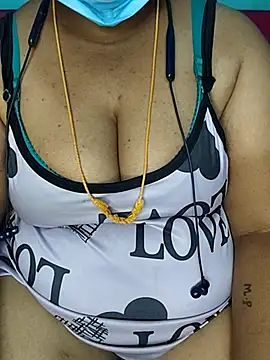 Snapshot of TamilSembaruthi143 chatting on February 2026 10:54:02 PM TamilSembaruthi143 online show from February 2026 10:54:02 PM