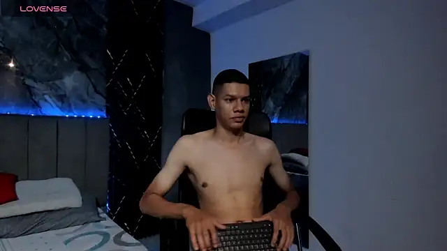 Snapshot of milo_cruz_ chatting on February 2026 02:10:01 PM milo cruz online show from February 2026 02:10:01 PM