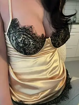 Snapshot of Sara0202 chatting on February 2026 02:29:01 PM Sara0202 online show from February 2026 02:29:01 PM