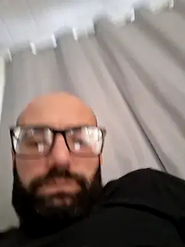 Robsonitj90 online show from June 2026 06:12:01 PM