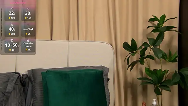 Snapshot of GinaMencee chatting on February 2026 07:45:01 PM GinaMencee online show from February 2026 07:45:01 PM