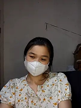Snapshot of Daisy-lusia2026 chatting on April 2026 02:33:01 PM Daisy-lusia2026 online show from April 2026 02:33:01 PM
