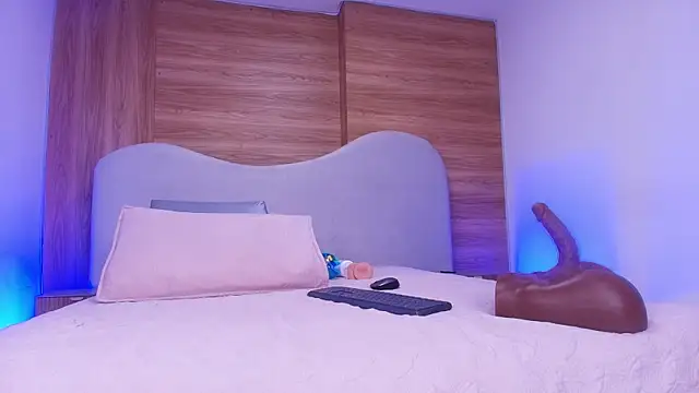 shaina adams online show from March 2026 11:54:01 AM