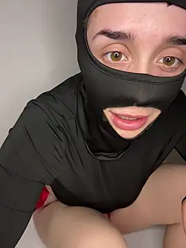 Snapshot of Mishelxxx2 chatting on February 2026 08:35:02 PM Mishelxxx2 online show from February 2026 08:35:02 PM