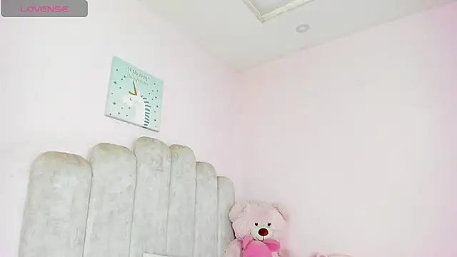 Snapshot of paula_cosioo chatting on February 2026 01:05:02 PM paula cosioo online show from February 2026 01:05:02 PM