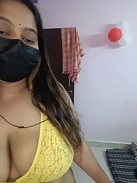 Snapshot of Aliya_Hott chatting on July 2026 06:32:01 AM Aliya Hott online show from July 2026 06:32:01 AM