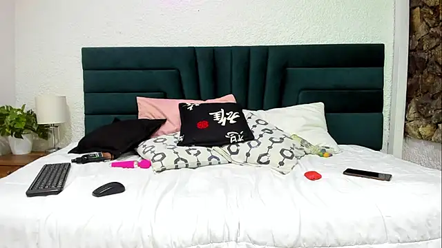 Dahliablack online show from March 2026 12:21:02 PM