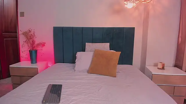 AnnaBroooks online show from March 2026 10:04:02 PM