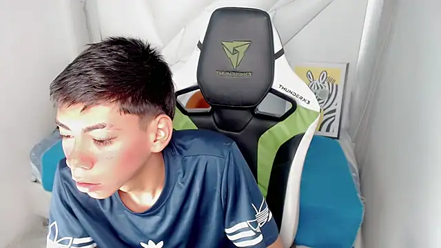 Snapshot of Liarr_ chatting on February 2026 07:51:02 PM Liarr online show from February 2026 07:51:02 PM