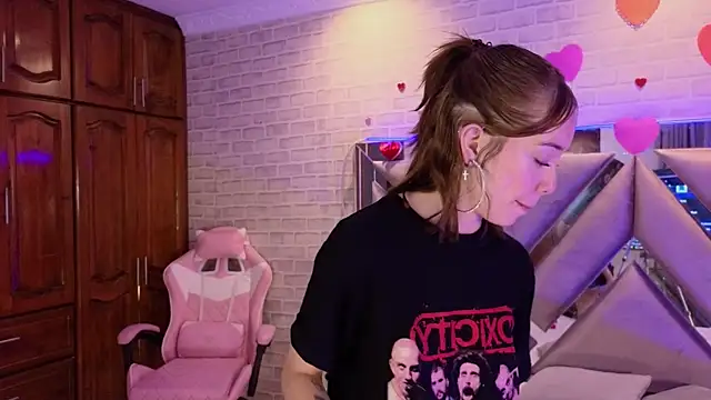 HarperrWest online show from April 2026 09:15:02 PM