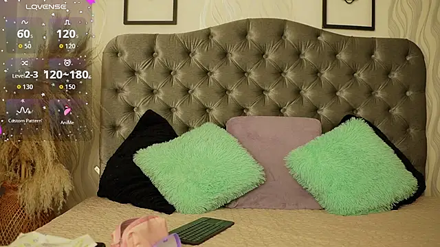 Snapshot of katt_eyes_ chatting on February 2026 01:21:01 PM katt eyes online show from February 2026 01:21:01 PM