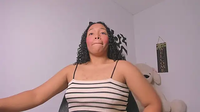 Snapshot of Nia13 chatting on March 2026 01:01:02 AM Nia13 online show from March 2026 01:01:02 AM