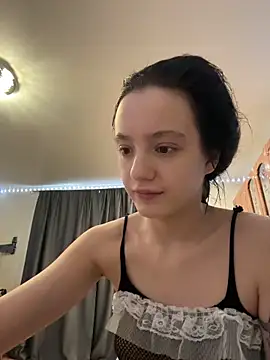 Snapshot of MiaTee chatting on February 2026 04:50:02 AM MiaTee online show from February 2026 04:50:02 AM