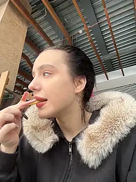 Snapshot of MiaTee chatting on March 2026 04:18:02 AM MiaTee online show from March 2026 04:18:02 AM