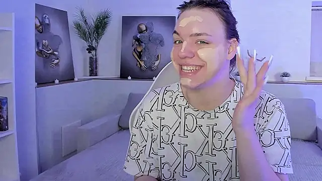 Snapshot of Madison_dolly chatting on February 2026 02:10:02 AM Madison dolly online show from February 2026 02:10:02 AM