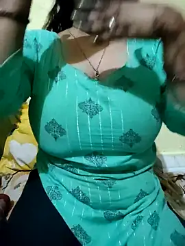 Snapshot of PARI51 chatting on February 2026 07:41:01 PM PARI51 online show from February 2026 07:41:01 PM