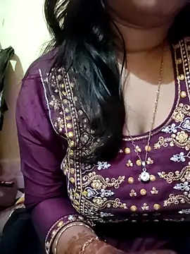 Snapshot of PARI51 chatting on February 2026 09:00:02 PM PARI51 online show from February 2026 09:00:02 PM