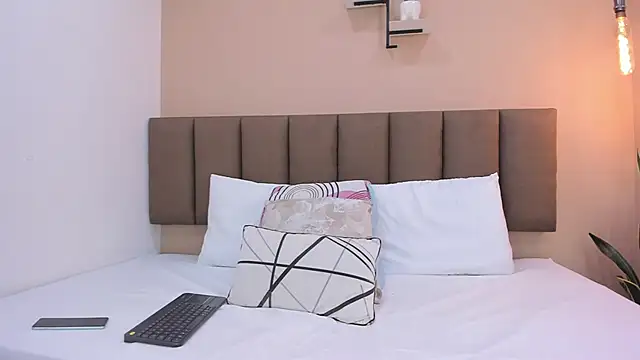 Snapshot of valeriasmith_17 chatting on February 2026 12:02:02 PM valeriasmith 17 online show from February 2026 12:02:02 PM