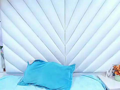 Snapshot of Lunaa_Brunettee chatting on February 2026 03:05:02 AM Lunaa Brunettee online show from February 2026 03:05:02 AM