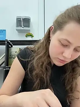 AsynaYuuki online show from March 2026 06:23:01 PM