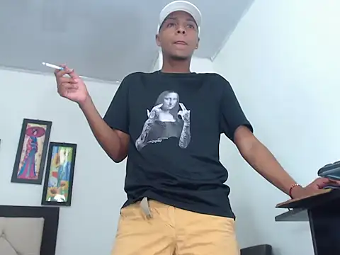 Snapshot of hotboyluxe chatting on February 2026 03:00:02 AM hotboyluxe online show from February 2026 03:00:02 AM