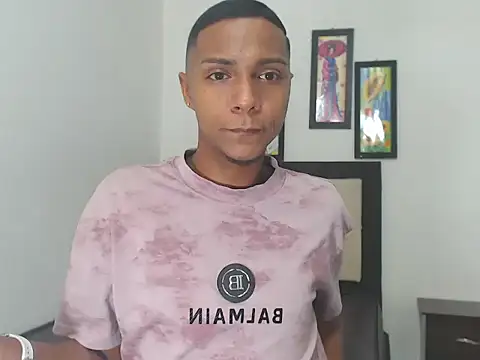 Snapshot of hotboyluxe chatting on February 2026 03:47:01 AM hotboyluxe online show from February 2026 03:47:01 AM