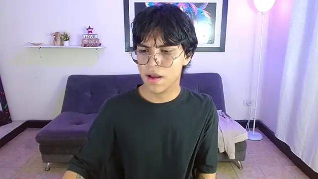 Snapshot of Maecum18 chatting on February 2026 08:38:01 PM Maecum18 online show from February 2026 08:38:01 PM