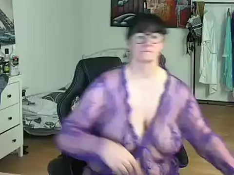 Snapshot of Sylly chatting on February 2025 12:45:02 PM Sylly online show from February 2025 12:45:02 PM